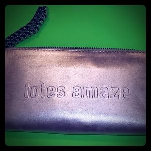 Totes Amaze wallet